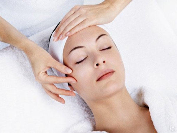 Эффективный массаж для подтяжки кожи лица