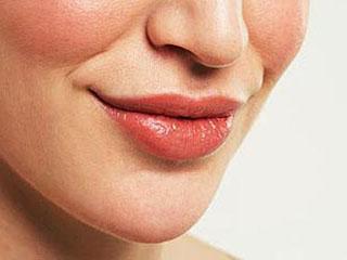 Отек и ассиметрия губ после увеличения